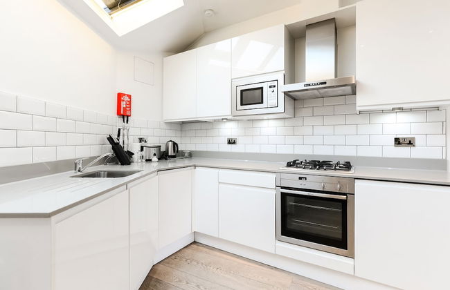 Trafalgar Square by Excel Apartments - Photo 9