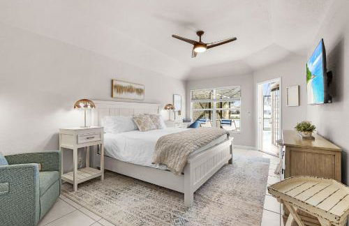 Lazy days and lake views. Beautiful Naples pool home - Foto 26