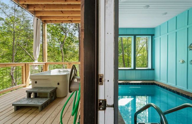 Romantic Cabin Retreat By Ghosal Luxury Lodging - Photo 22