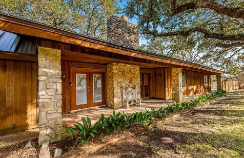 Hill country gem with private pool, deck, firepit, Ping-Pong, foosball, & WiFi - Photo 46