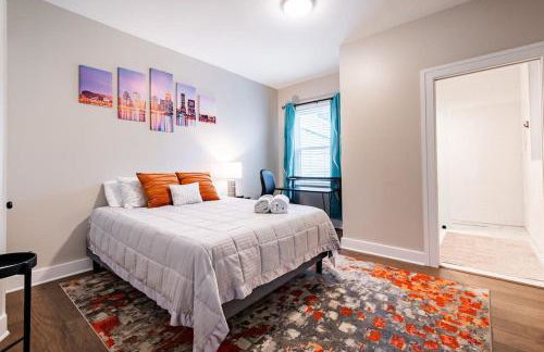 2BR Haven: Remodeled Gem! - Foto 9