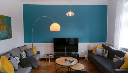 BELLA - Business&Family - 2 Zimmer direkt neben Schloß, Parkplatz, SmartTV, Netflix, Waschmaschine, 24h Checkin, 71qm, Kingsizebett, Hotelbettwäsche - Foto 3