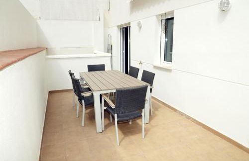 Quiet, Modern Apartment - Photo 8