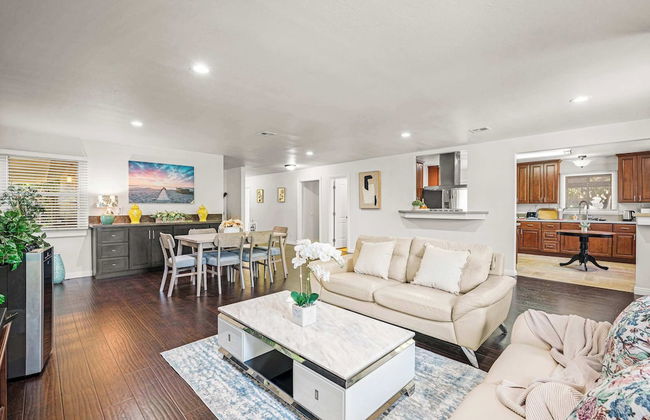 Not Affected by the Fire/spacious Retreat w/ Large Kitchen & Outdoor Patio - Foto 1