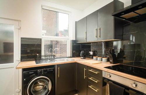 Anfield House - Liverpool Retreat 7 Bedroom Home - Photo 44