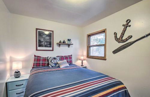 Birchwood Cottage with Red Cedar Lake Access! - Foto 19