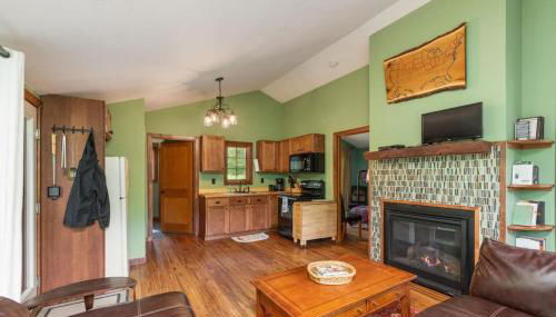 2 bedroom-Riverfront-Fireplace - Pet ok - Foto 3, pet friendly, minibar