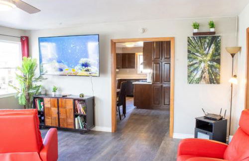 Private Home - #RedwoodSkyWalkRetreat - 5BD, Pro Pool Table, BBQ, Foosball, Darts, Fireplace, Movie Projector, Stereo, Cotton Bedding - Foto 8