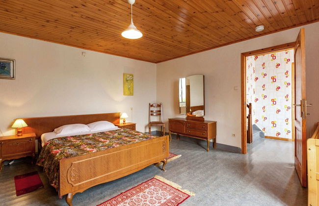 Holiday Home in Bastogne With Garden - Photo 5