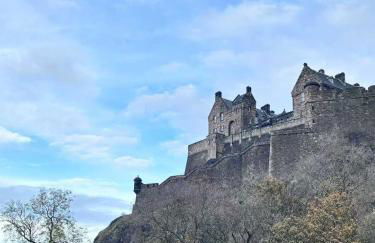 Edinburgh Old Town - Photo 1