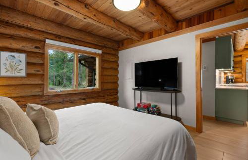 Riverside Retreat - Photo 21