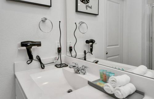 Marice Escape at Fulshear with Community pool - Foto 33