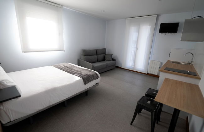 Apartamentos Puerta de Occidente - Photo 4