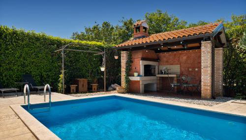 Luka with Private Pool - Foto 4, sunbed