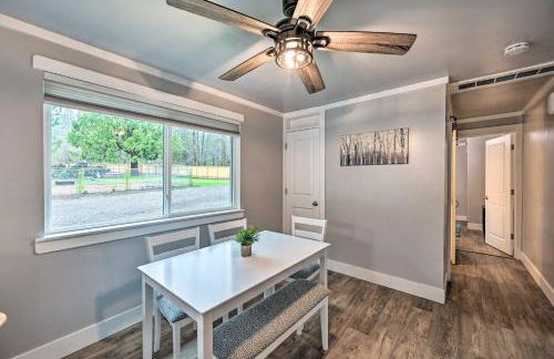 Modern Redmond Home with 2 Fireplaces and Yard! - Foto 6