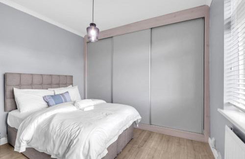 4 Bed House-Garden-Parking-15 min Elizabeth Line - Foto 17