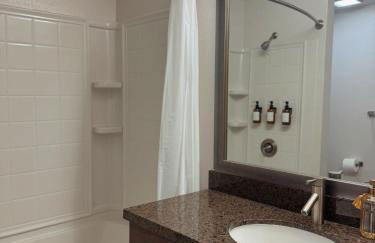 Elegant Suite at Marina-Venice Beach with Pool, Jacuzzi, GYM by Holisticā Retreats - Foto 11