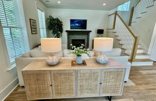 Wharf Street Coastal Escape - 3BR Old Town Luxury - Photo 15