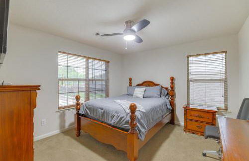 7 Mi to Downtown Baytown Spacious Home with Yard - Foto 22