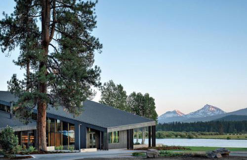 Black Butte Ranch Modern A-Frame Retreat, sleeps 8 - Foto 15