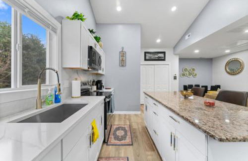 Two Dulles homes 1 price sleeps 16 w-EV parking - Foto 19