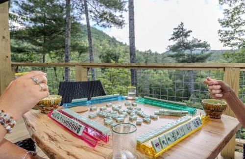Secluded Tree Tent with Outdoor Soaking Tub & Pizza Oven Near Blue Ridge Waterfalls, Zirconia, North Carolina - Foto 16