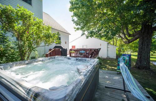 Spacious Country Home, Hot Tub, Fire Pit, Deck - Foto 29