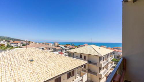 Luxury and Comfort in a Sea View Apartment - Foto 3