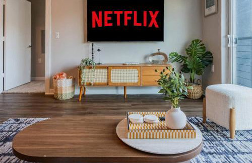 First Floor 2B2B • Pool, Gym, Dog Park • Near DTA - Foto 22