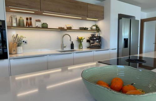 Still Waters - Luxury Lakeside Retreat with Hot Tub - Photo 18