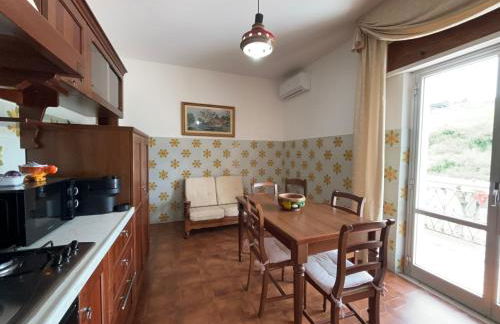 5 Minutes' Walk from the Beach, with Two Bedrooms - Foto 15