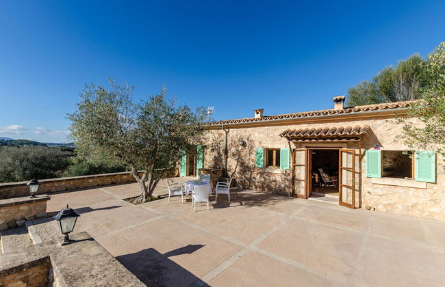 Charming Villa With Private Pool - Photo 24