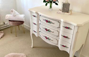 Farmhouse Retreat with Hot Tub, Pool, Horses, Games Room, Free Car Park, Only 45 min from Oxford Circus - Foto 26