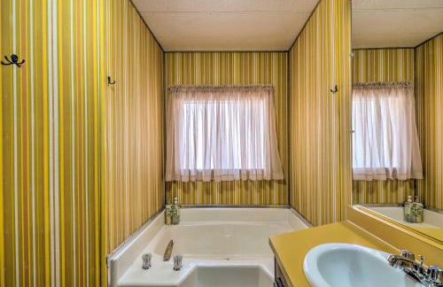 Hatch Retreat with Deck, Grill and Creek Access! - Photo 21