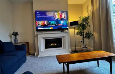 Cosy Central Buxton Terraced House - Photo 2