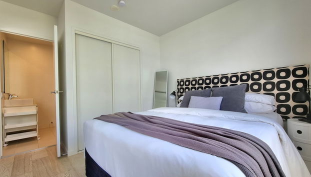 Marina View Apartment in Viaduct - Pool - Foto 3, Habitación