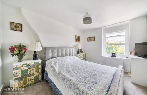 4 Bed-2 Bath-Bar-Pool Table-Library- Xmas venue - Photo 8