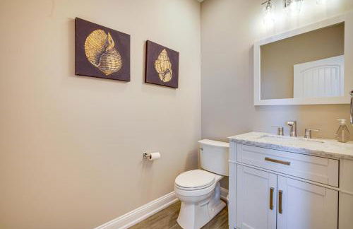 Close to Brigantine Beach Home with 2 Decks - Foto 12