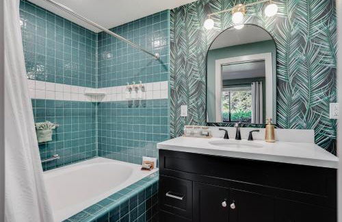 Riverfront! Family Friendly, Hot Tub, Fire Pit, EV - Foto 14