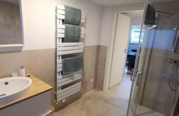 Moderne Souterrain Ferienwohnung im Zentrum von Karlshagen - Foto 11
