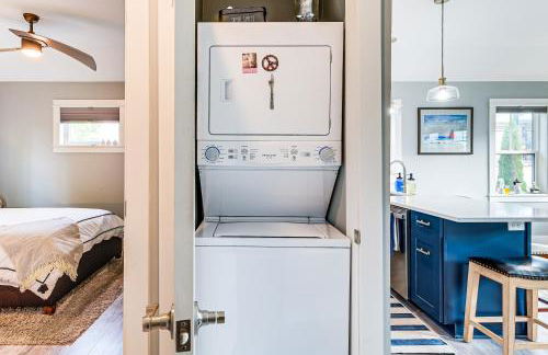 Walk to Dtwn Charlevoix Condo with Fireplace - Foto 15