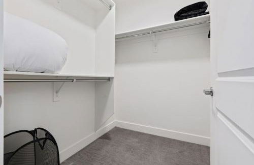 Unique SLC Getaway 2-Bed, 2-Bath with Fire Pit - Foto 74