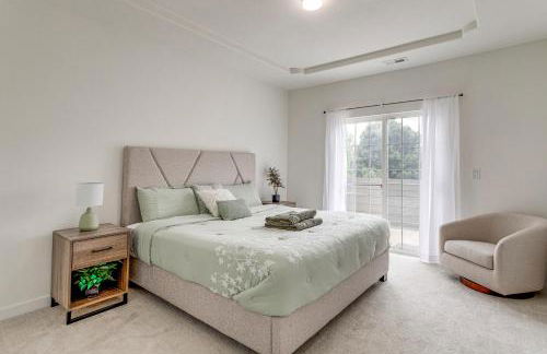 Seasonal Pool, Balcony Quiet and Cozy Aurora Condo! - Foto 17