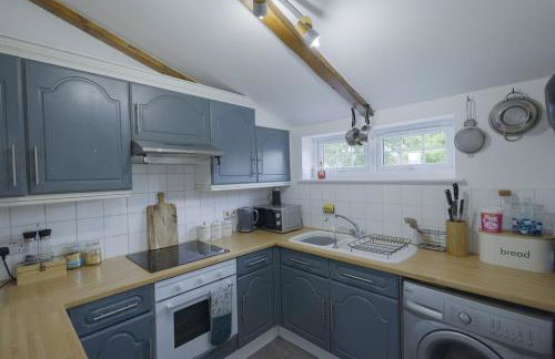 Quirky & cosy 1 or 2 bedroom house in peaceful village - Photo 38