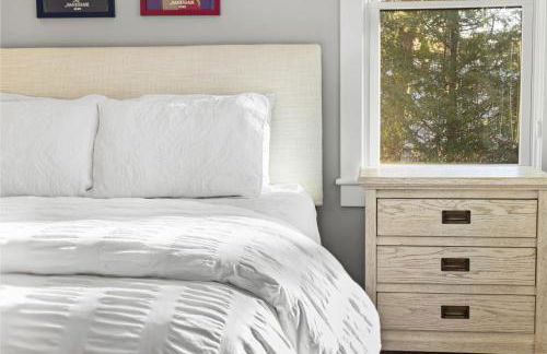 Modern Family Home Walkable to Town - Foto 11