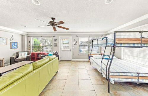 Foley Palms & OWA Resort / Pool - Photo 42