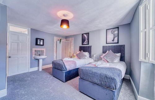 The Stylish Gem of Bath - Sleeps 10 - Photo 5