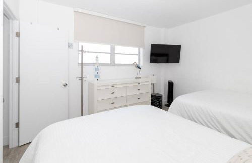 Stunning & Spacious Resort-Style Condo Across From Beach! - Foto 16