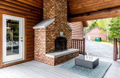 Secluded Cabin with Fireplace and Games in Lily Bay Township, Maine - Foto 25