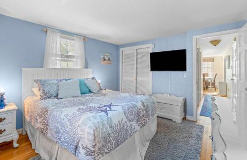 Charming House by the Beach with Patio Grill and FirePit - Foto 25